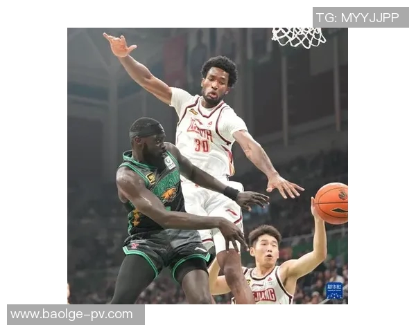 重磅!CBA揭幕战告捷,广州雄鹿击败上海大鲨鱼,取得开门红